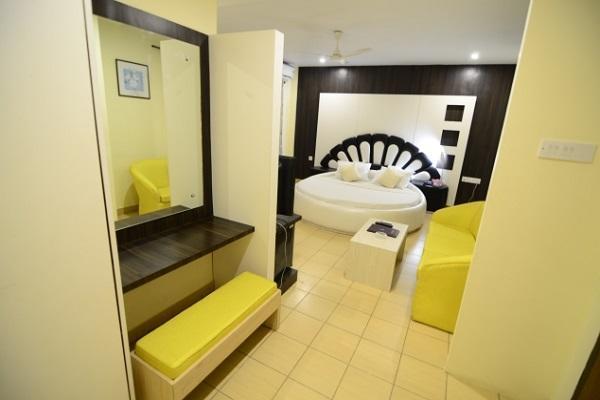 Hotel Little Palace Dibrugarh Eksteriør billede